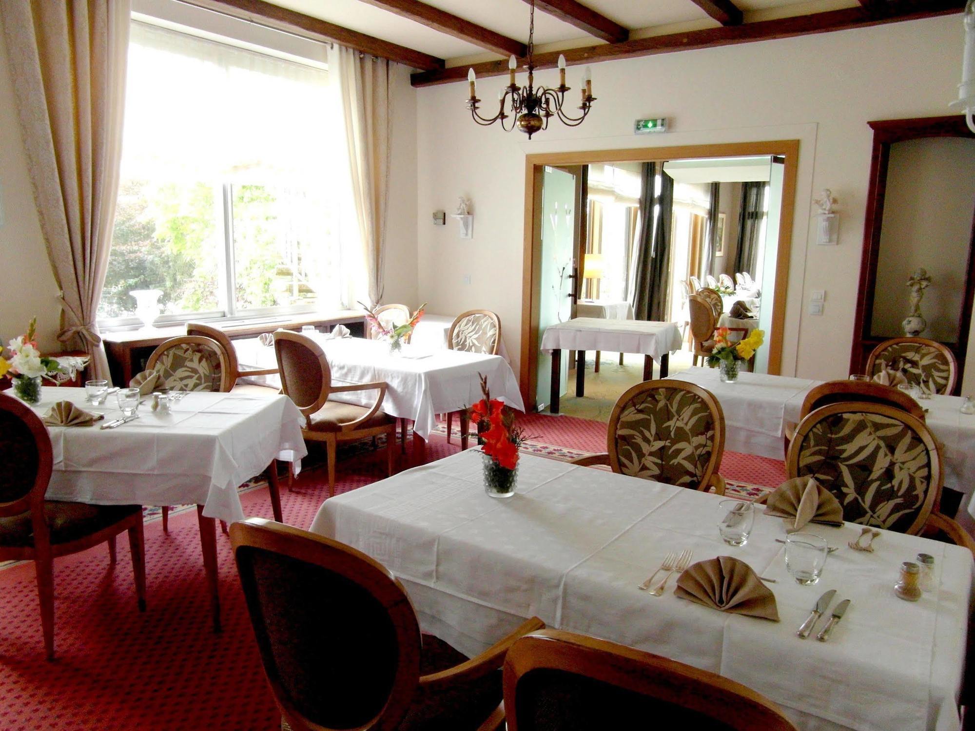 Spa Hotel Restaurant Au Lion D'Or La Petite-Pierre Exterior foto