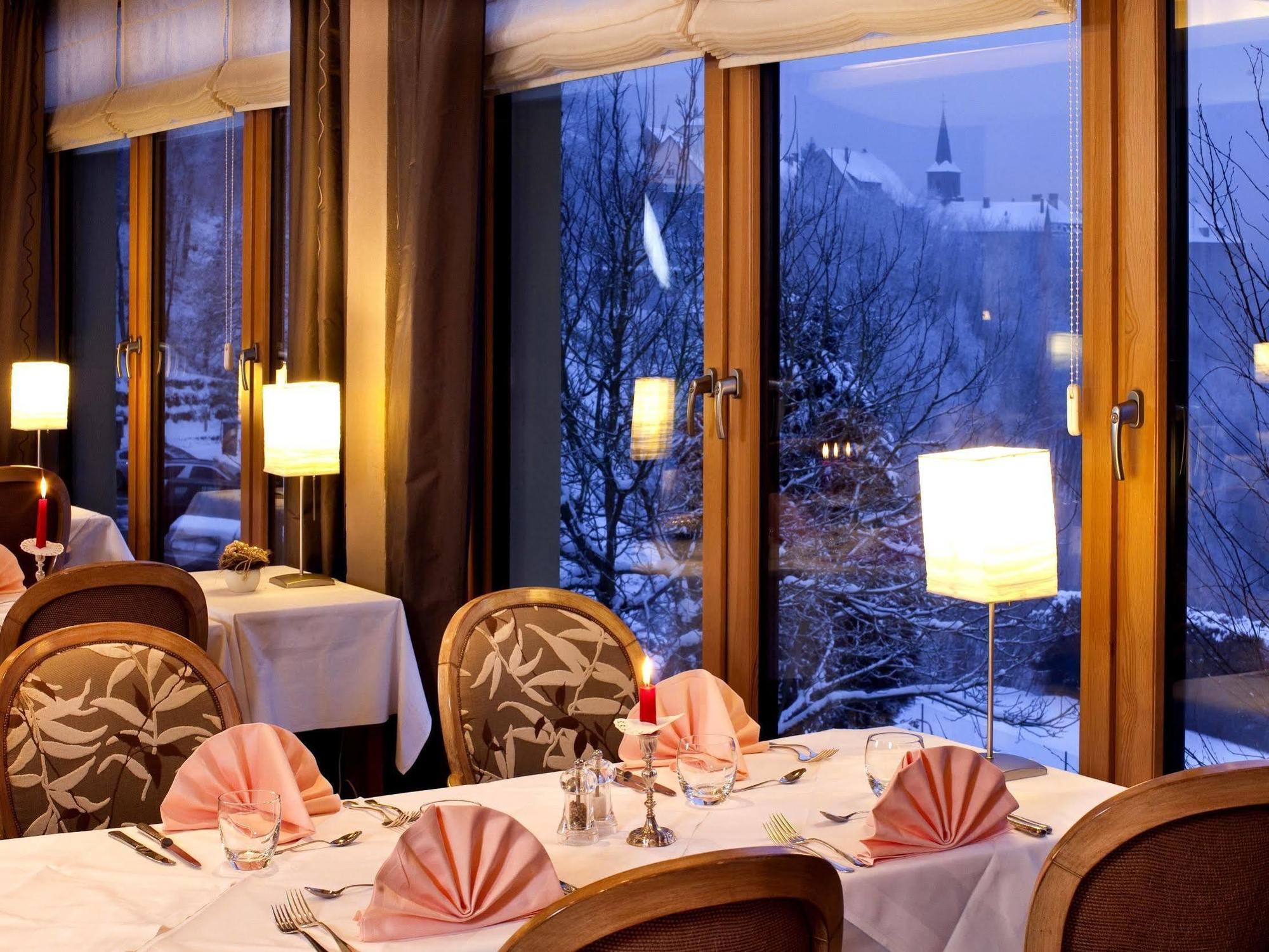 Spa Hotel Restaurant Au Lion D'Or La Petite-Pierre Exterior foto